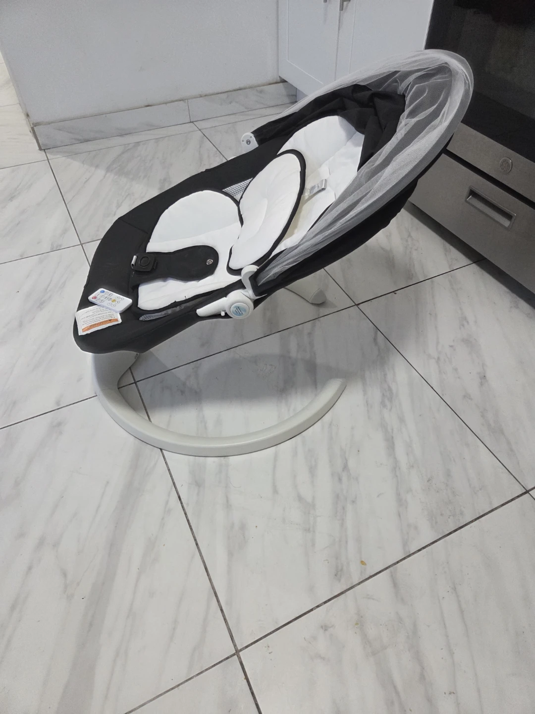 JUITOY Baby Rocker with Mosquito Net - photo 4