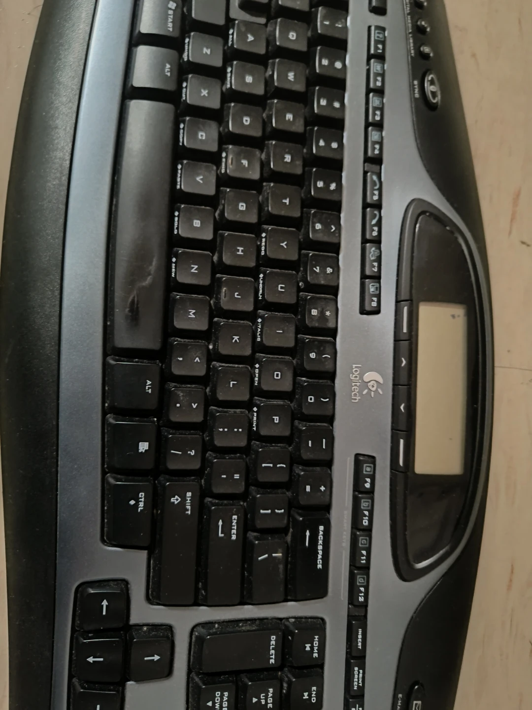 Logitech Wireless Keyboard with LCD Display - photo 2