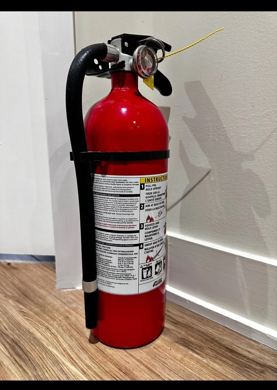 Fire Extinguisher in Good condition never used
