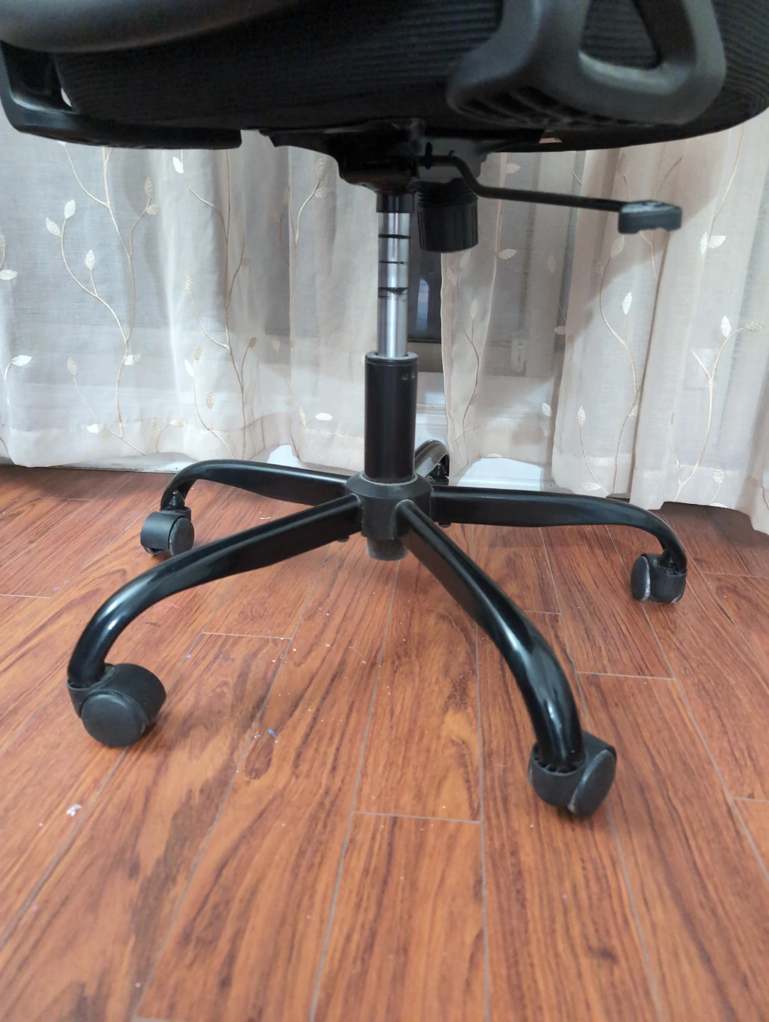 Winrise Office Chair with Adjustable Arms - photo 3