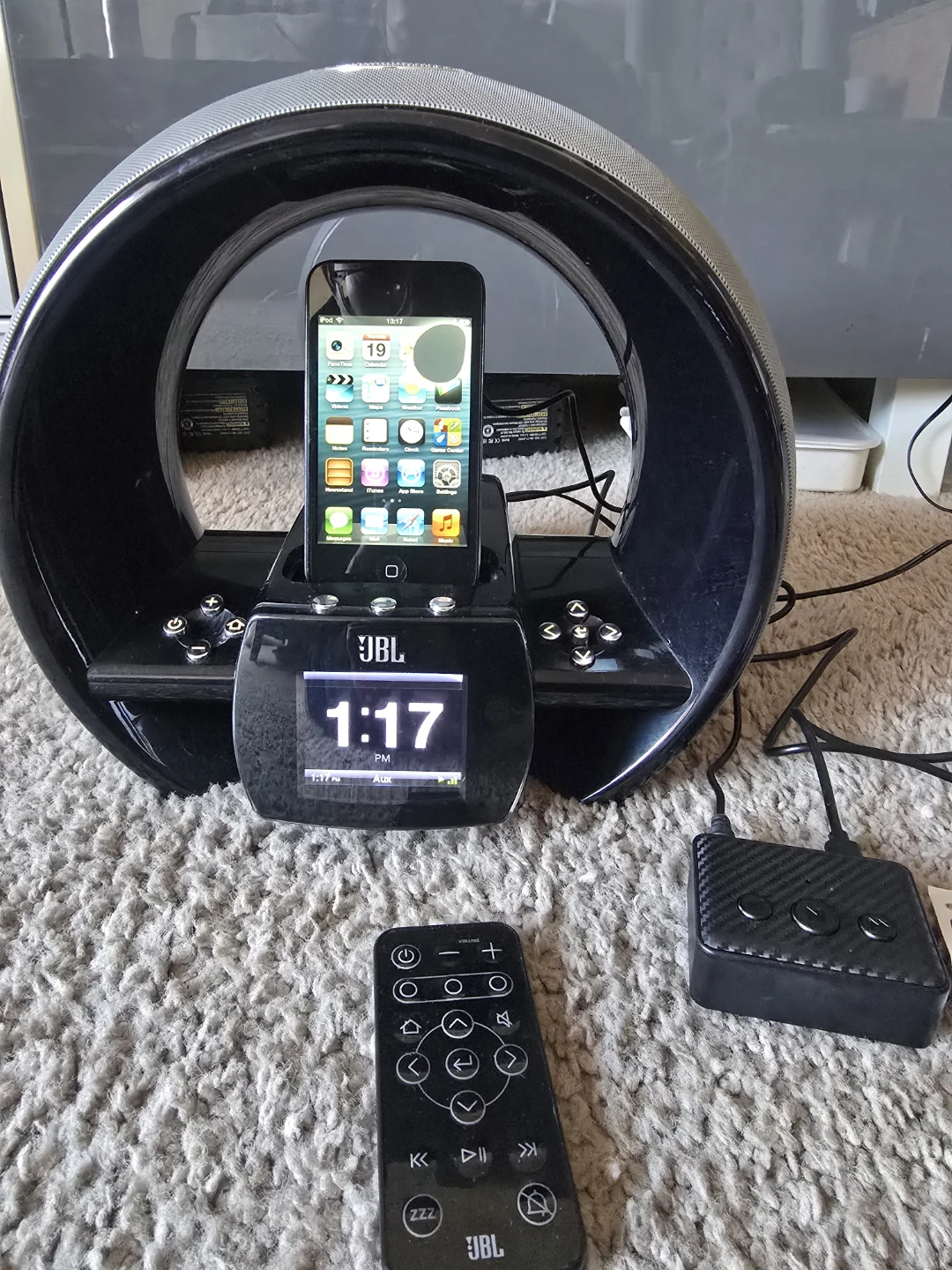 JBL WIRELESS Wireless Speaker,and iPod 64gb,Bluetooth receiver - photo 2