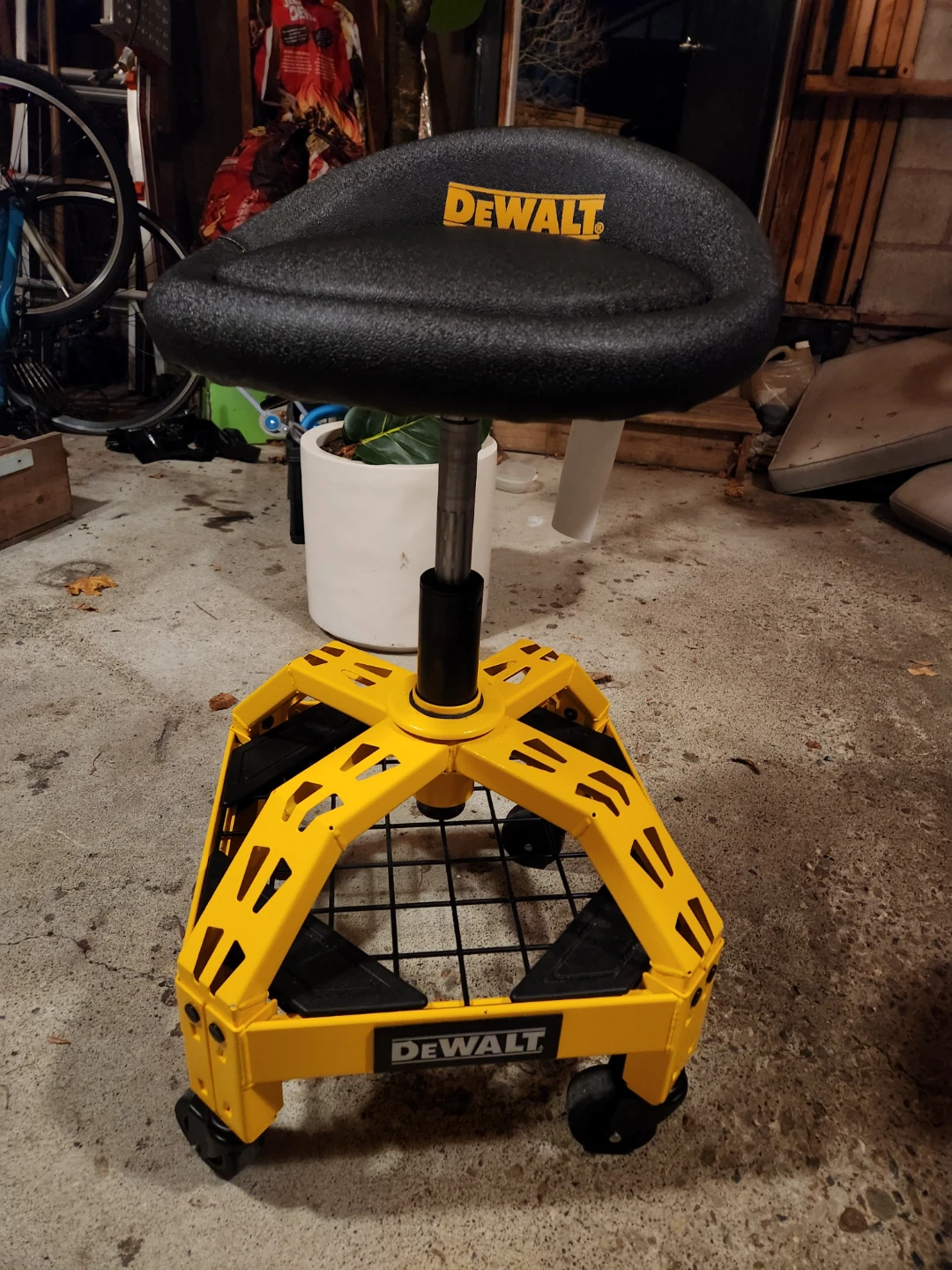 DEWALT Adjustable Height Swivel Shop Stool, 22.5-in to 26.8-in