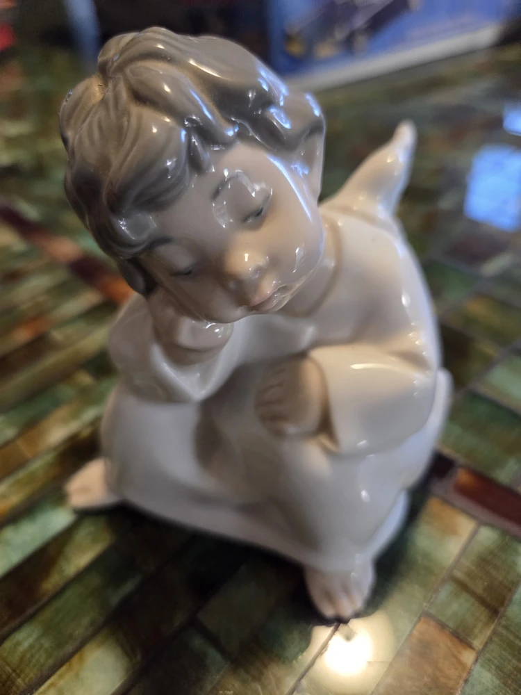 Lladro Porcelain Angel Figurine - photo 2