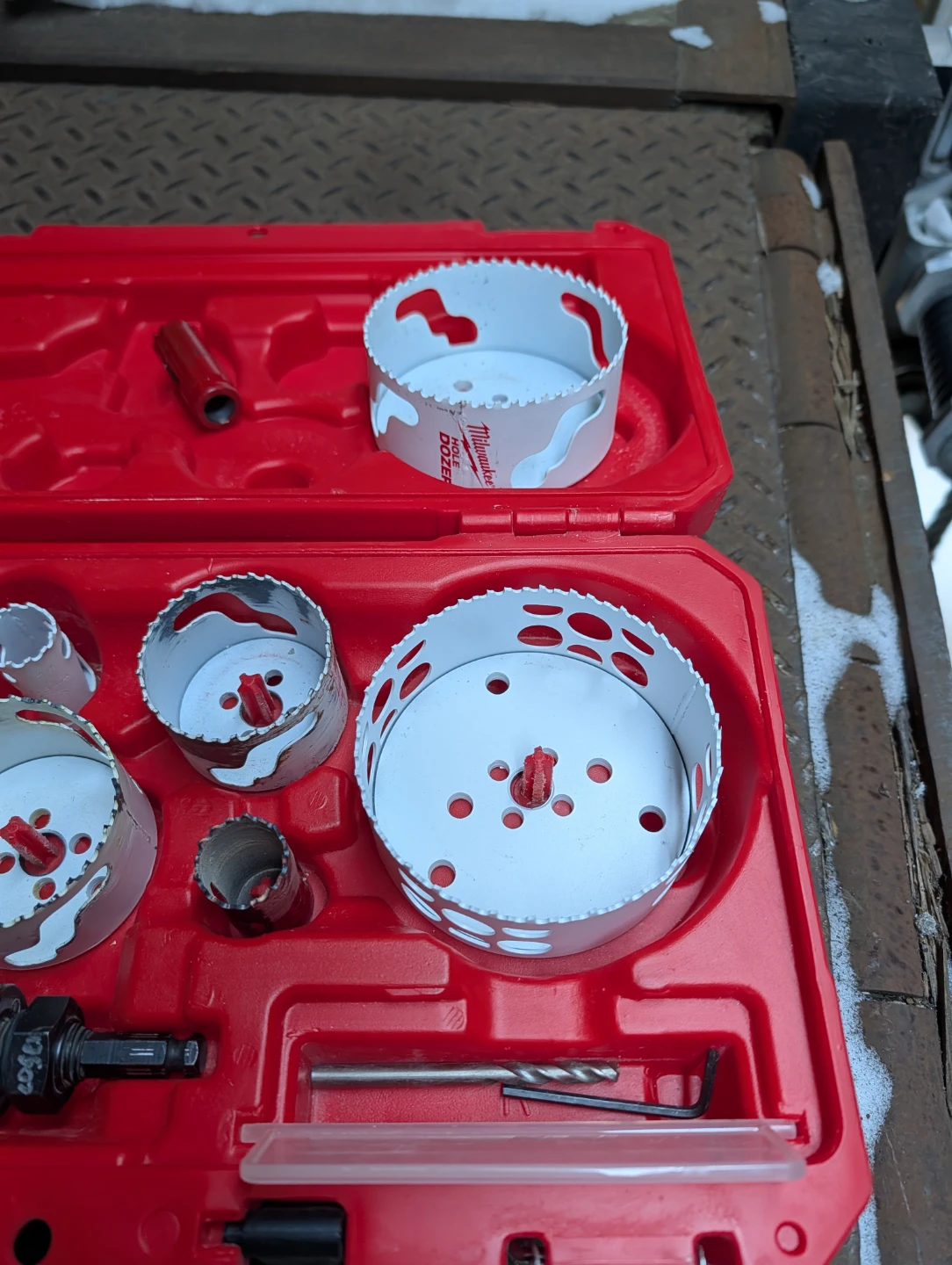 Milwaukee Hole Dozer Hole Saw Set, retail $100 - photo 4