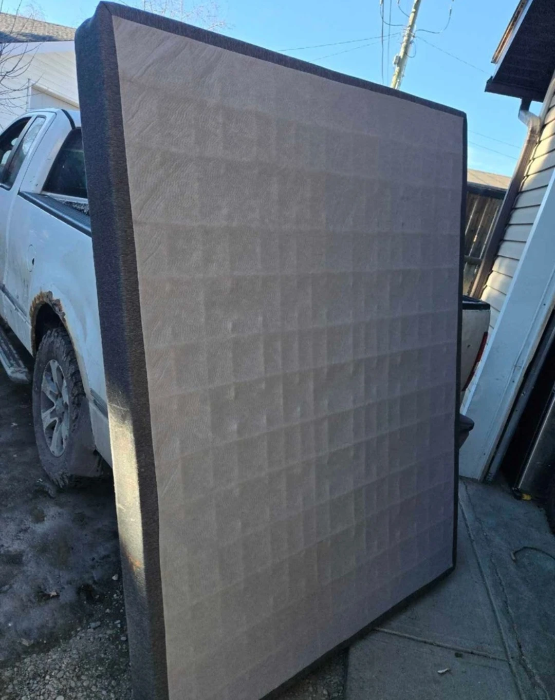 FREE DELIVERY! Queen bed set with box spring  & metal frame $250 - photo 2