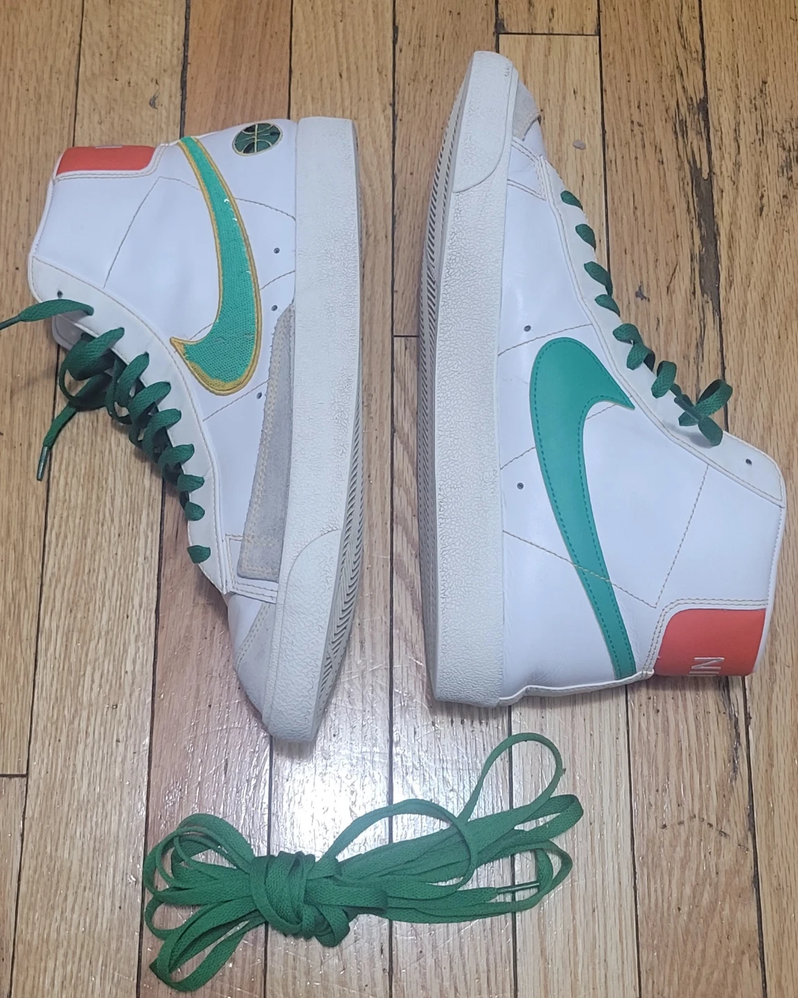 Nike Blazer Mid '77 "Rayguns" Sneakers Size 12