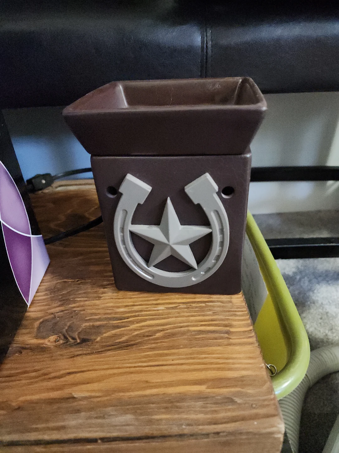 Brown Wax Melt Warmer with Horseshoe and Star Design