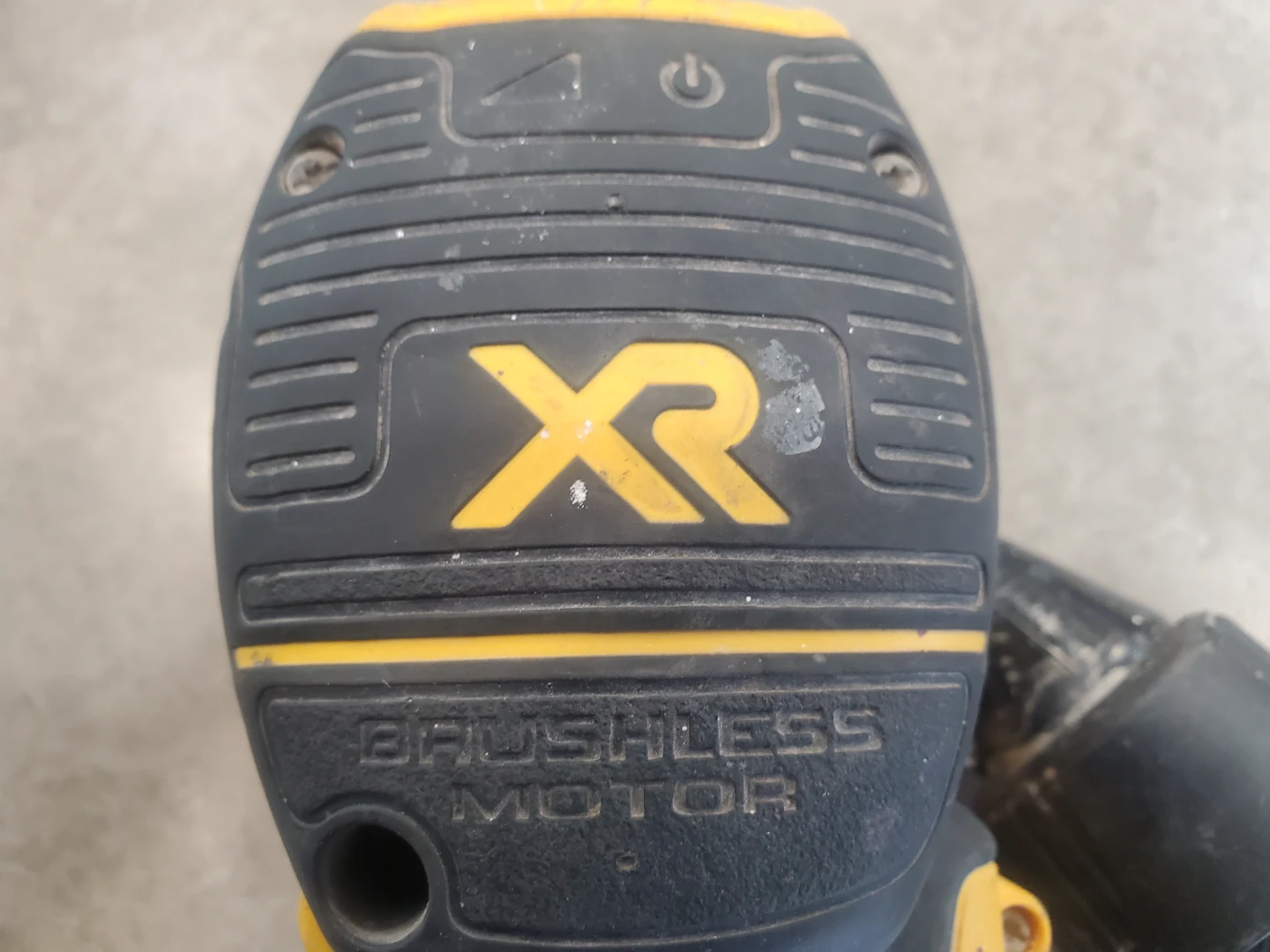 DeWalt 20V XR Brushless Cordless Orbital Sander - photo 3