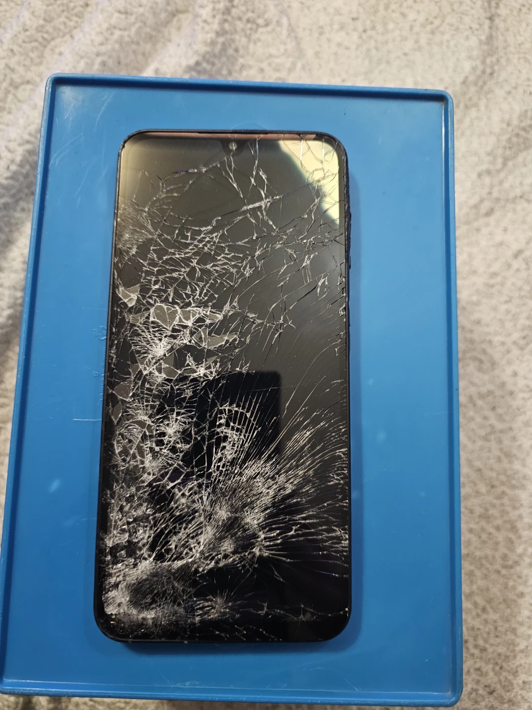 Samsungs and iPhone (Damaged)