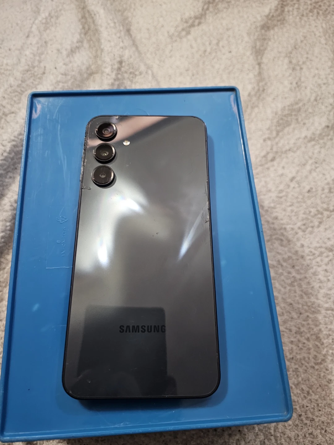 Samsungs and iPhone (Damaged) - photo 2