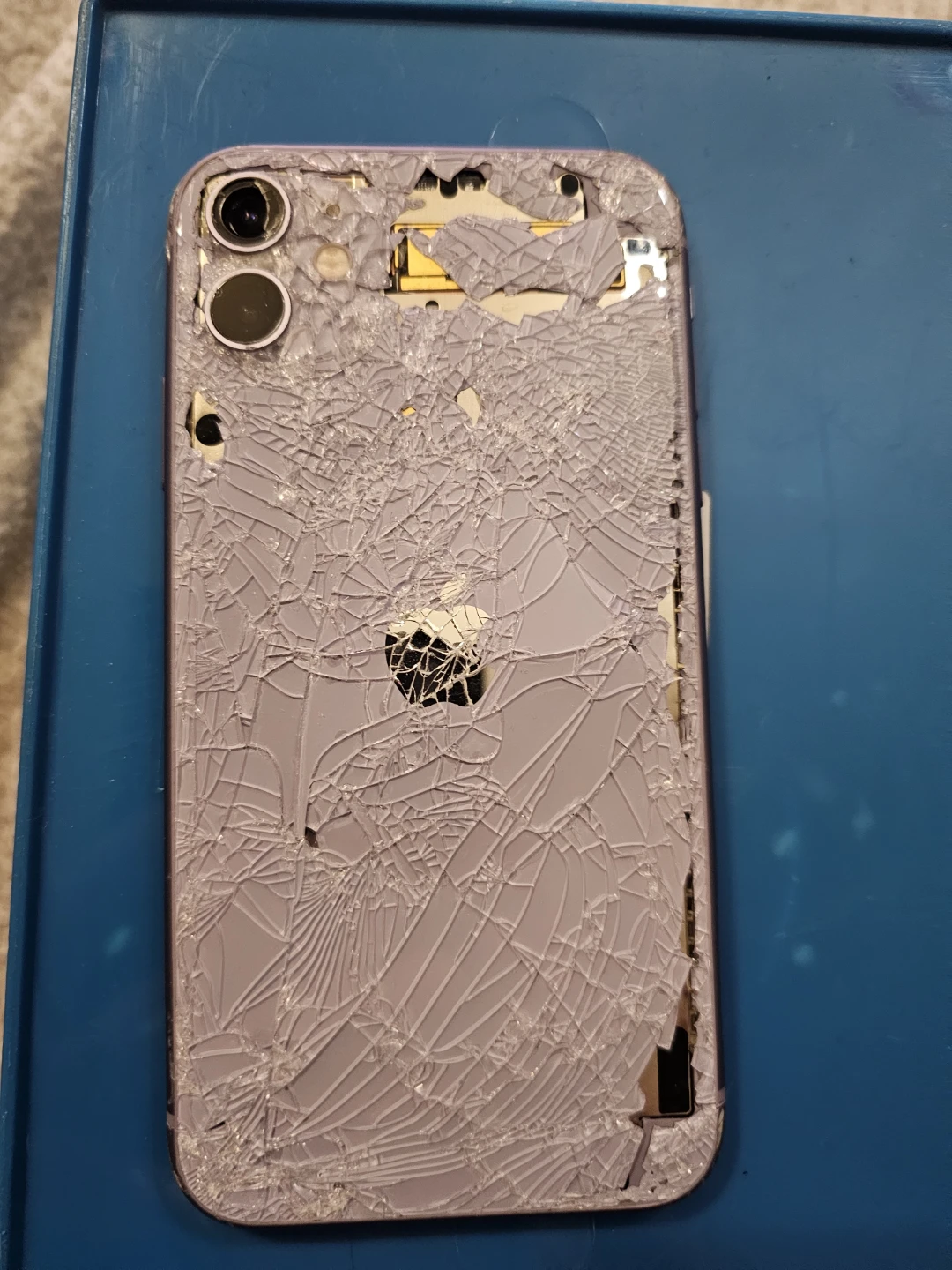 Samsungs and iPhone (Damaged) - photo 4