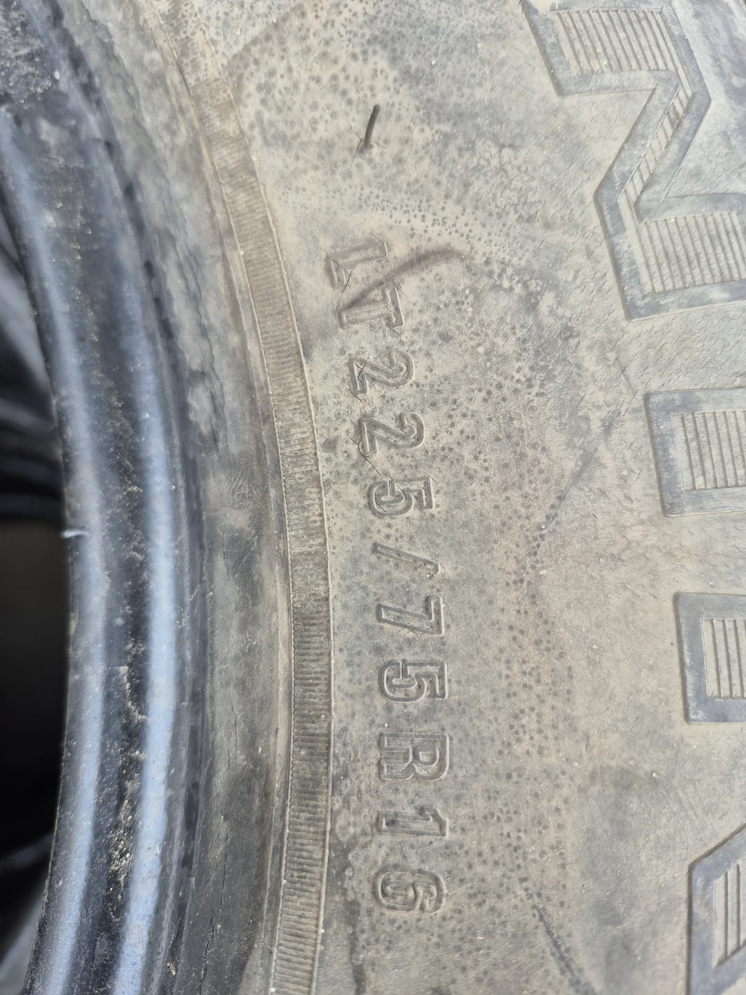LT225/75R16 six Tires for sale - photo 4