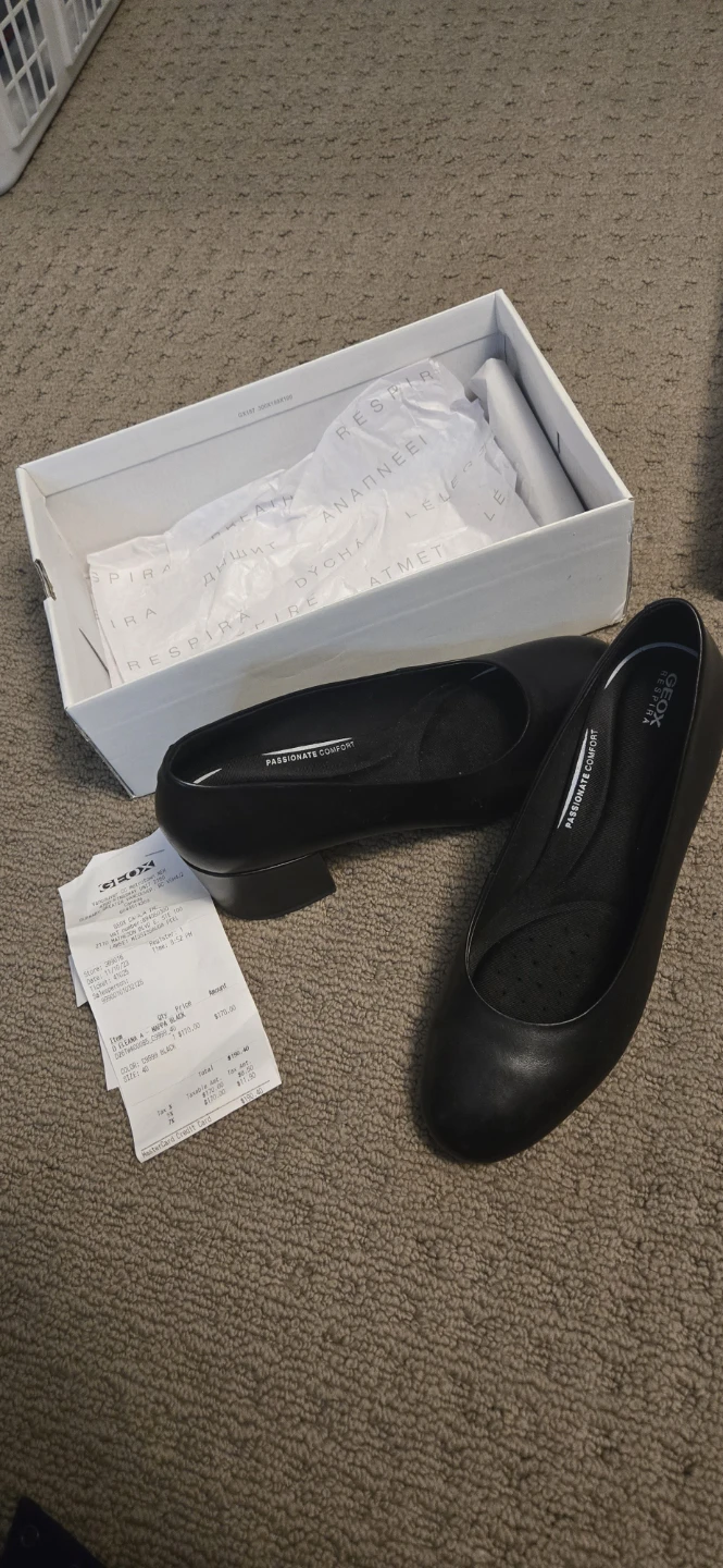 GEOX Respira Women's Black Leather Pumps Size 40