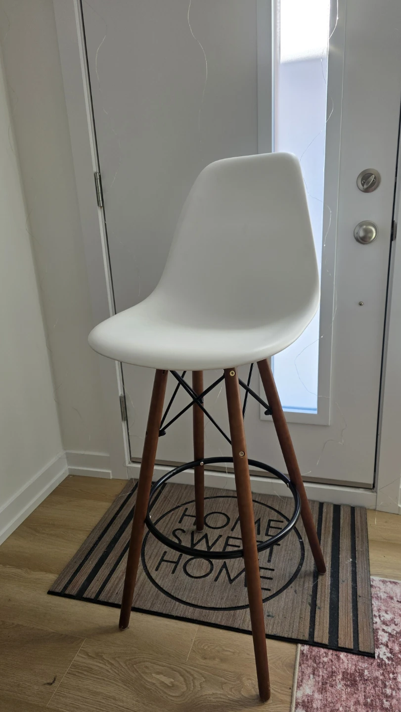 White Bar Stool with Wooden Legs