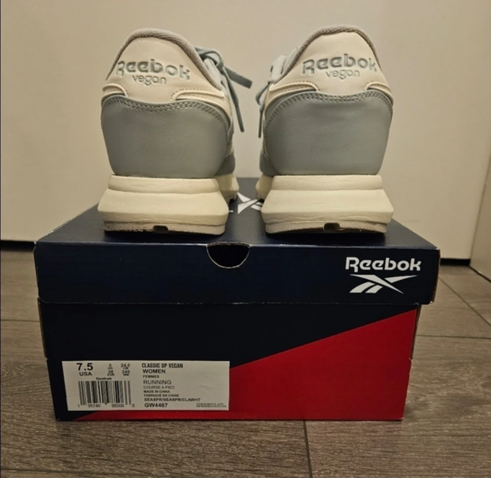 Reebok Classic vegan leather platform sneakers - photo 4