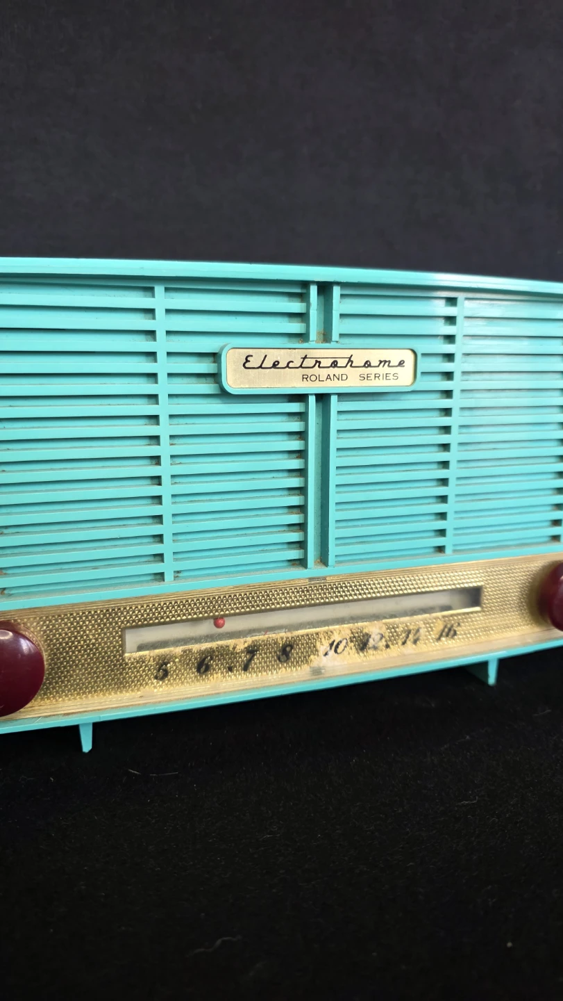 1950 Electrohome Roland Series Antique Bakelite Tube Radio - photo 2