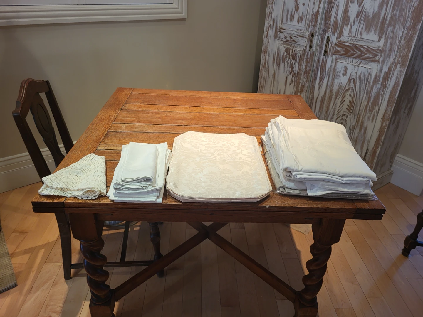 White Table Linens and Placemats Set
