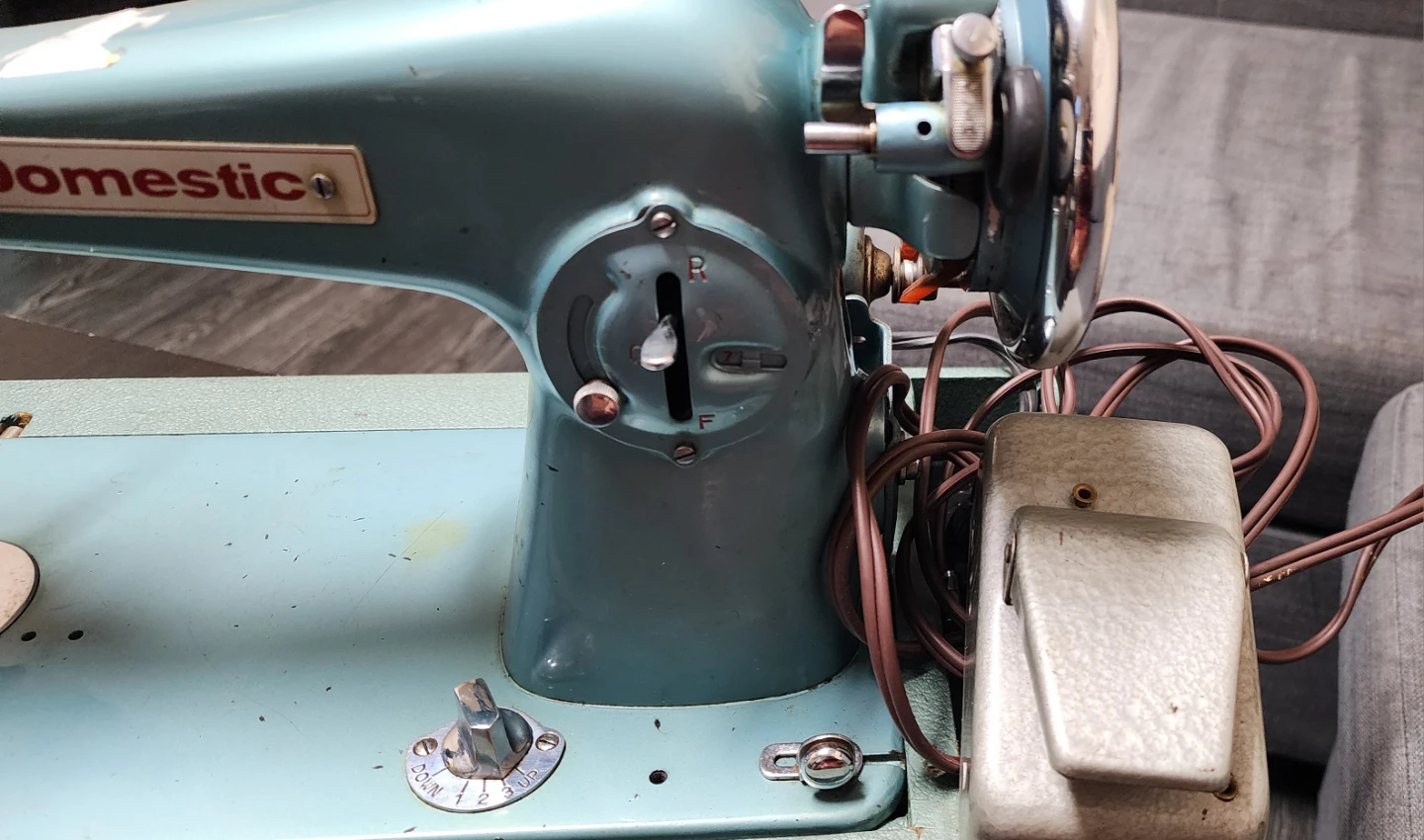 Domestic Sewing Machine - photo 2