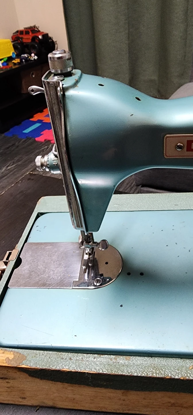 Domestic Sewing Machine - photo 3