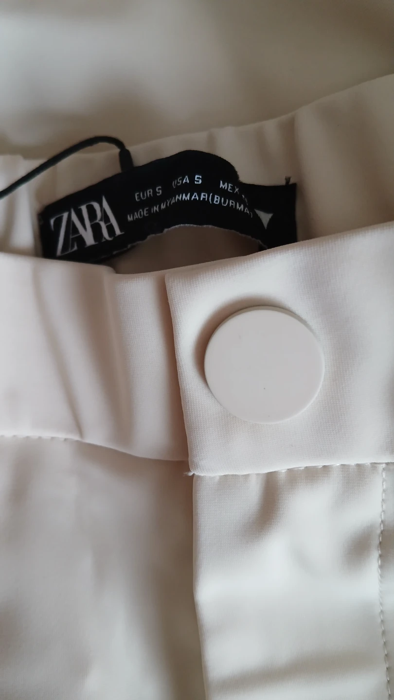 Ladies cream pants for $10.00 - photo 4