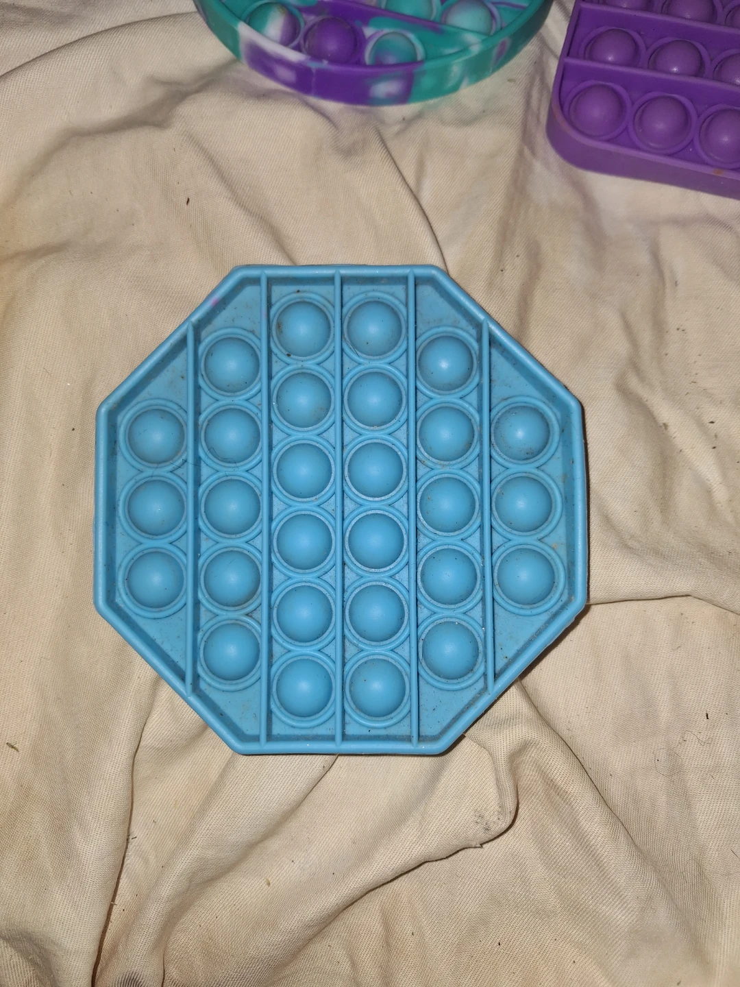 5 Pop It Fidget Toys and 1 Waffle Squishy - photo 3