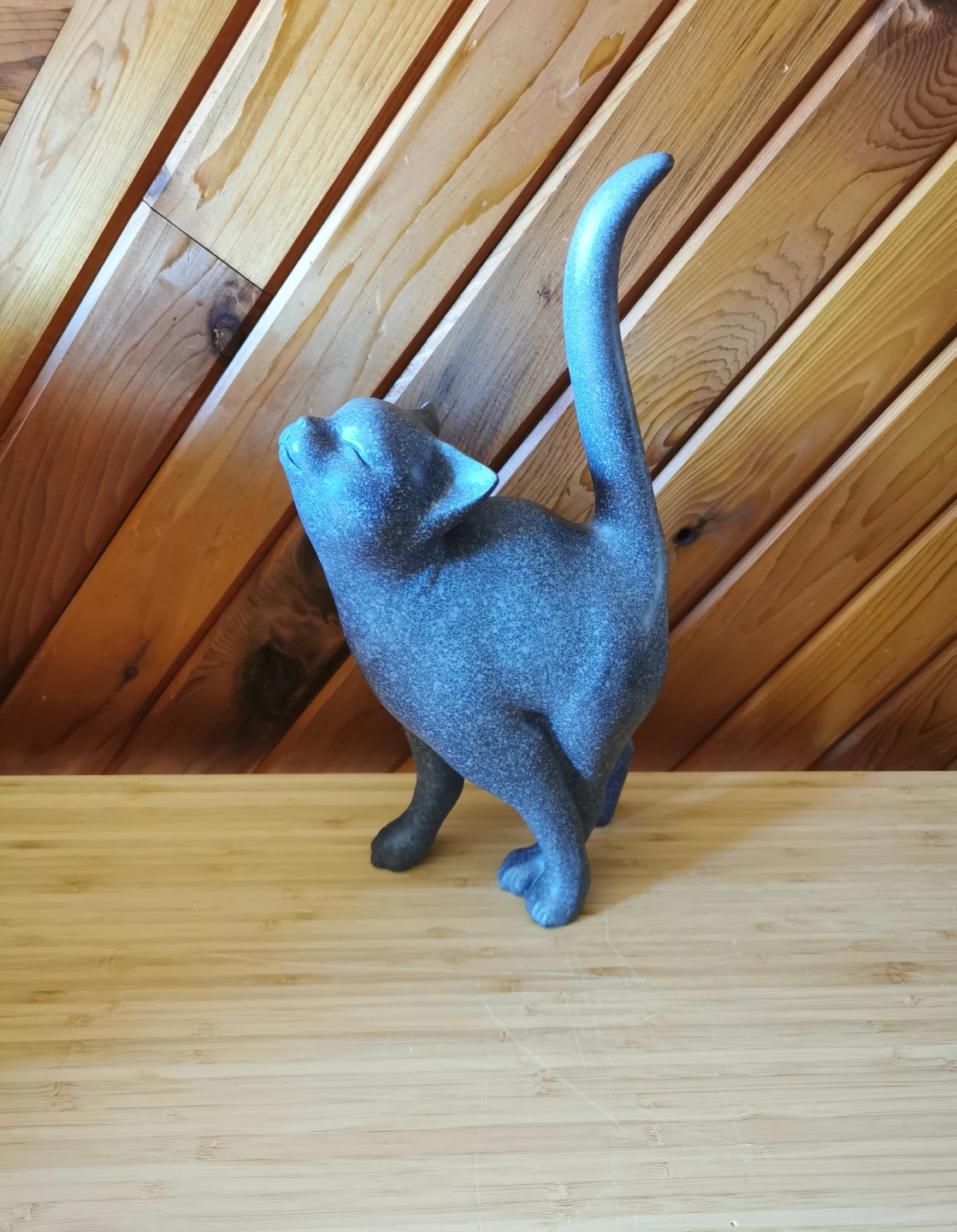 Modern Cat Sculpture – Textured Stone-Look Decor - photo 2