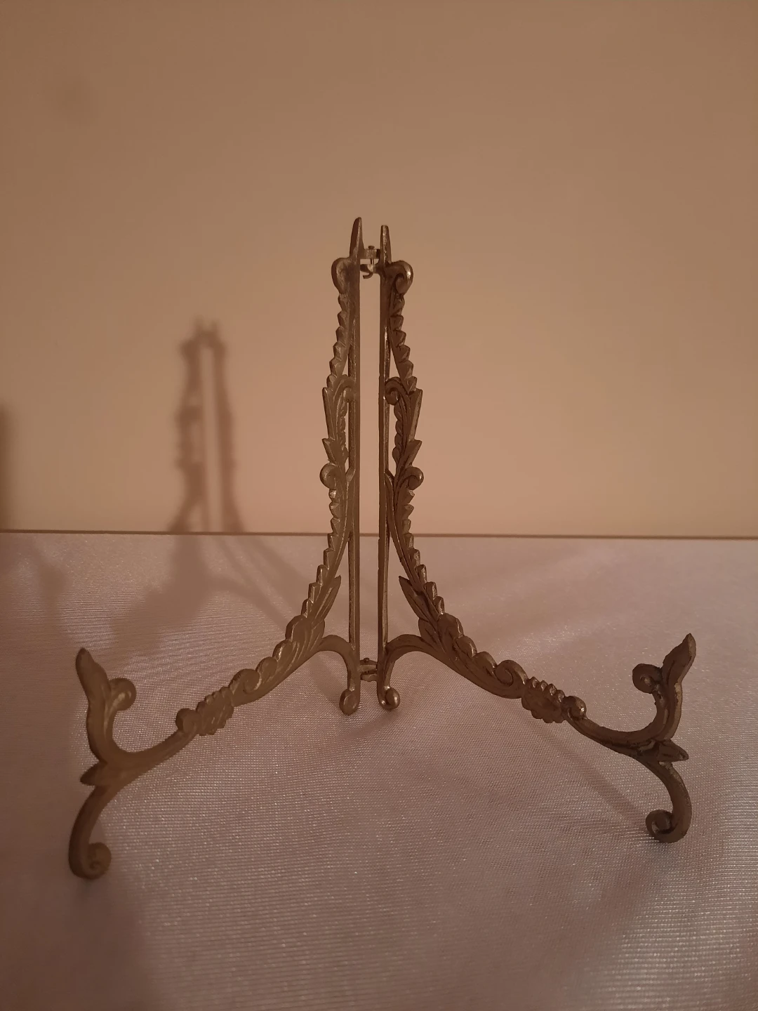 Ornate Decorative Gold brass metal easel/plate stand - photo 4