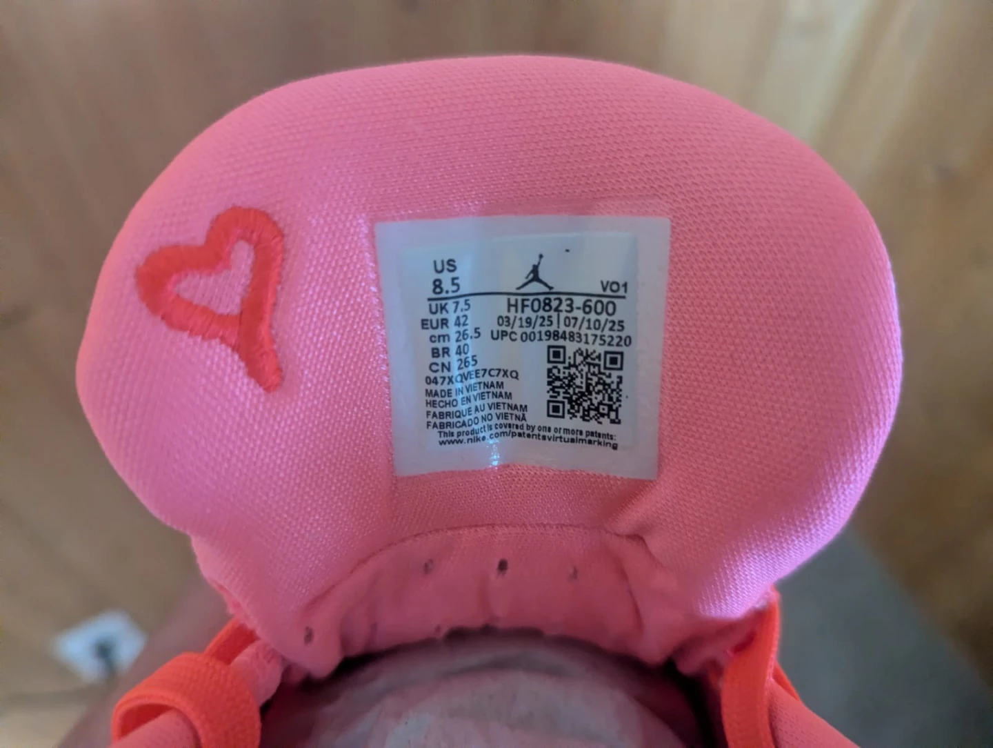 Luka 4's men's, women's never used