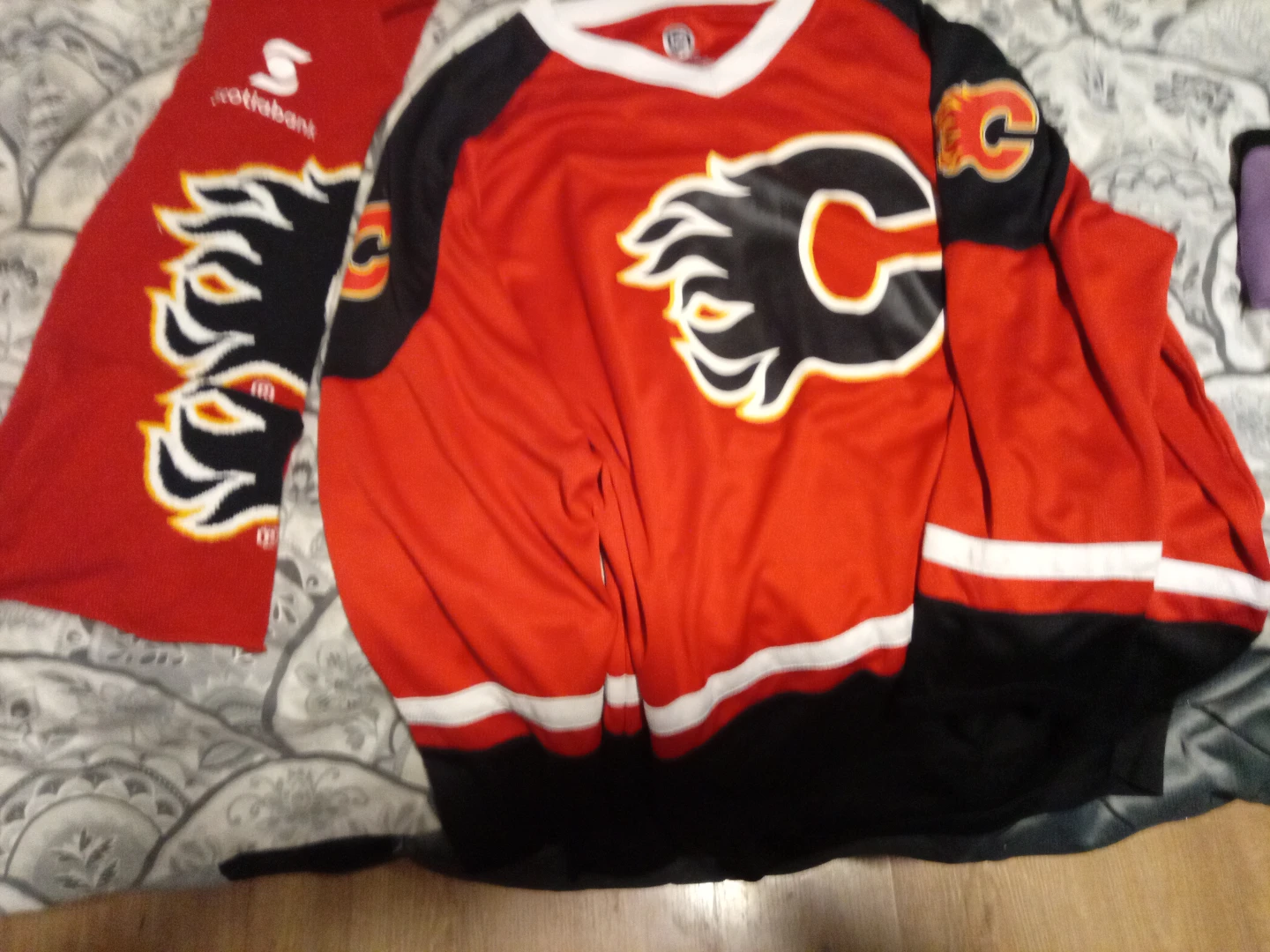 Calgary Flames Hockey Jersey - photo 2