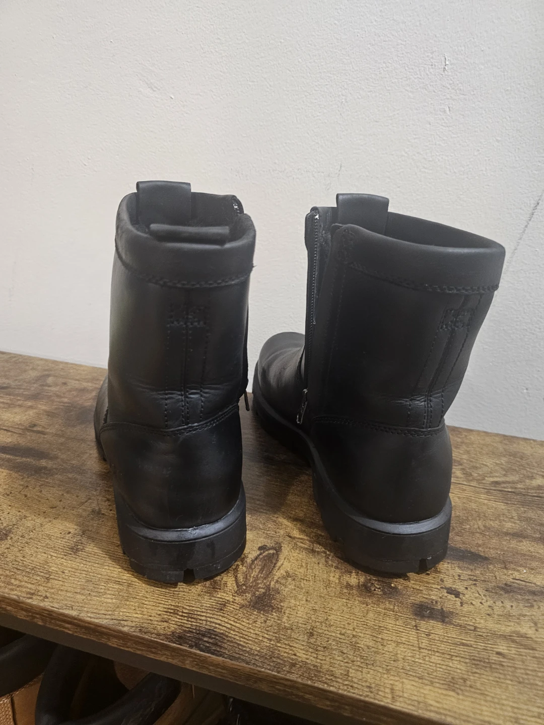 UGG Black Leather Boots - photo 2