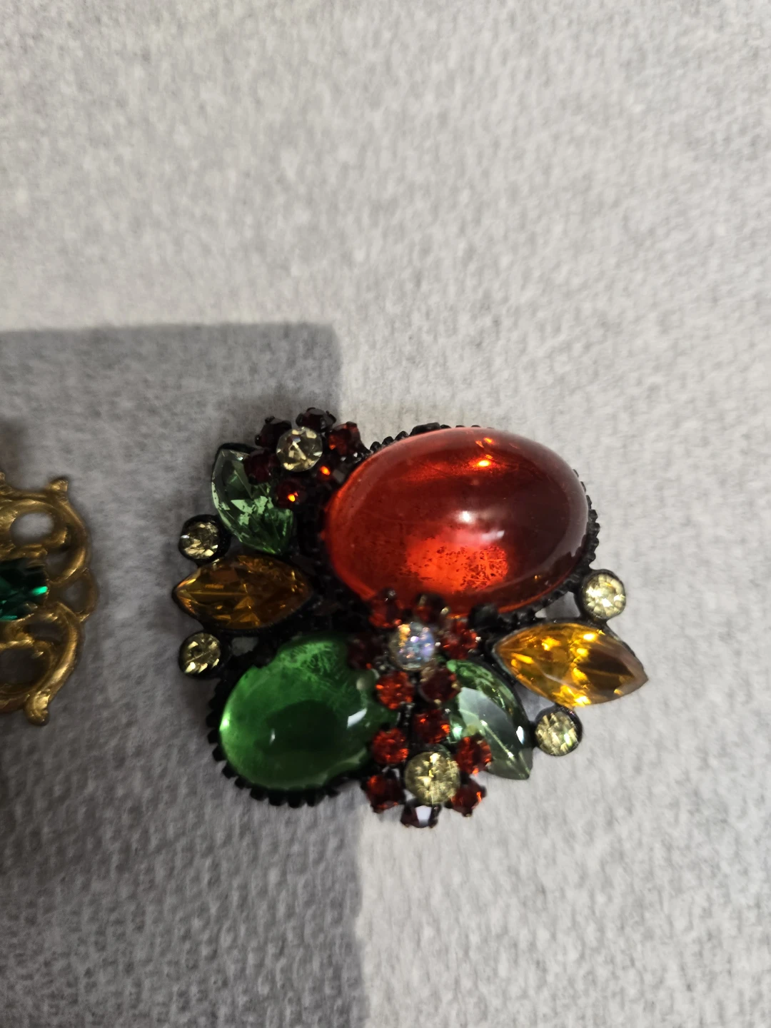 Vintage Brooch Set - Gold Tone with Rhinestones from 1960 th - photo 5