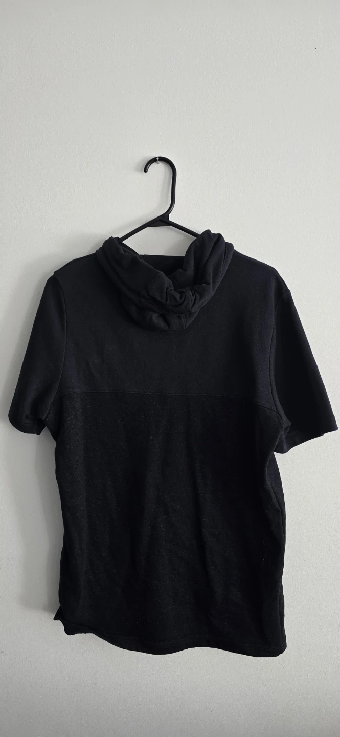 Under Armour Black Short Sleeve Hoodie SM/P/CH - photo 2