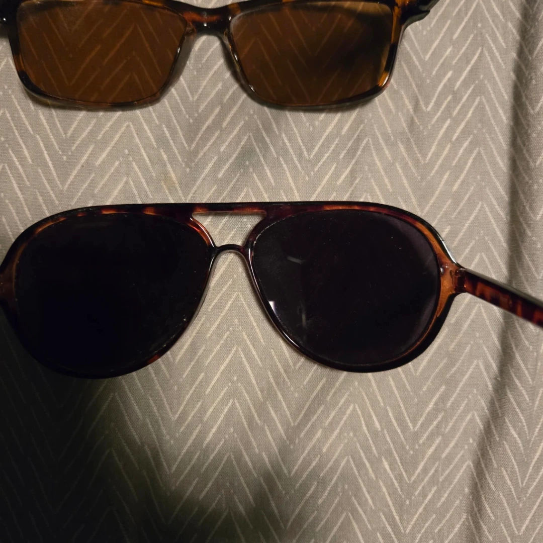 2 Pairs of Tortoiseshell Sunglasses - photo 2