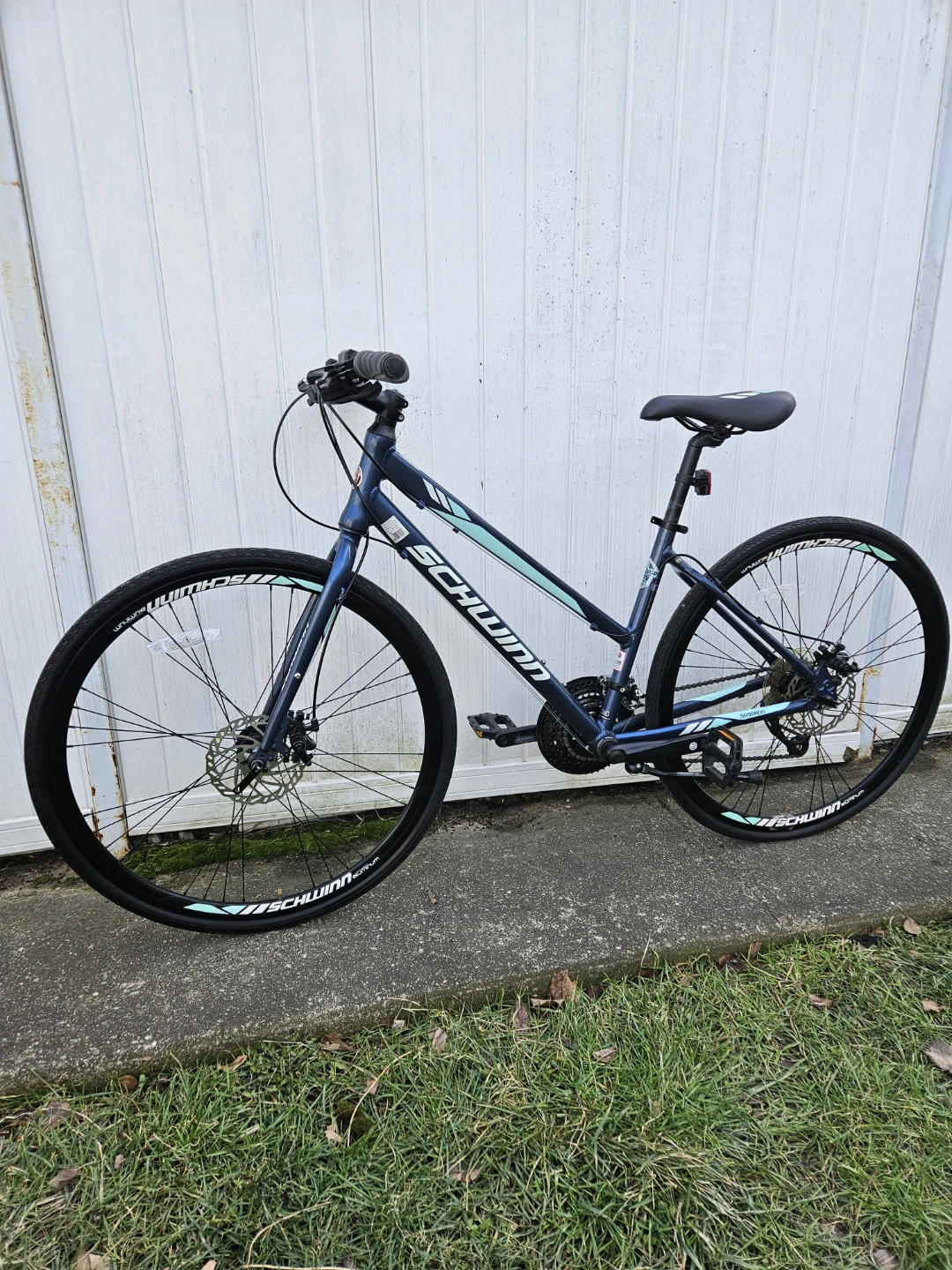 Schwinn Hybrid Bike