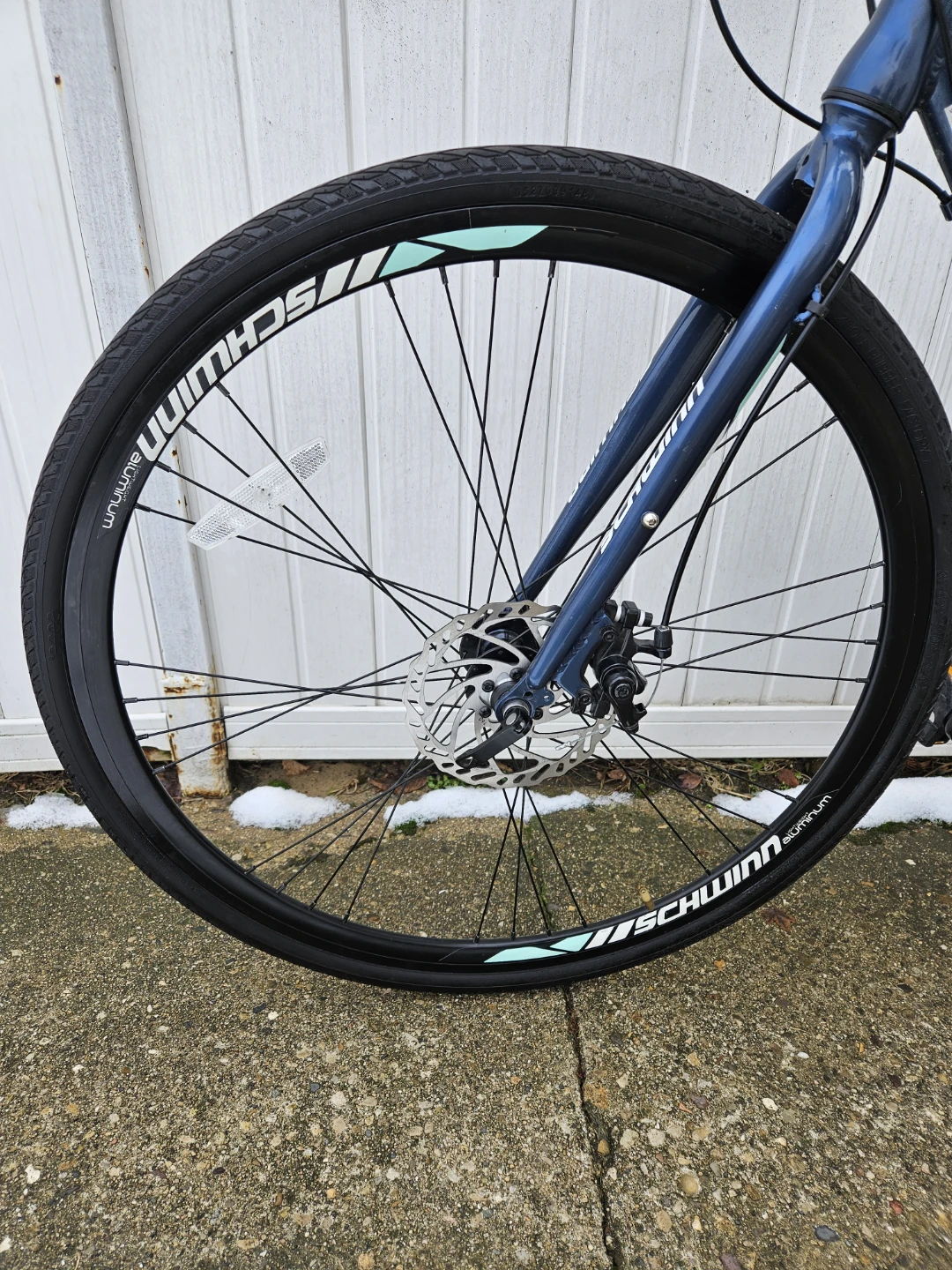 Schwinn Hybrid Bike - photo 4