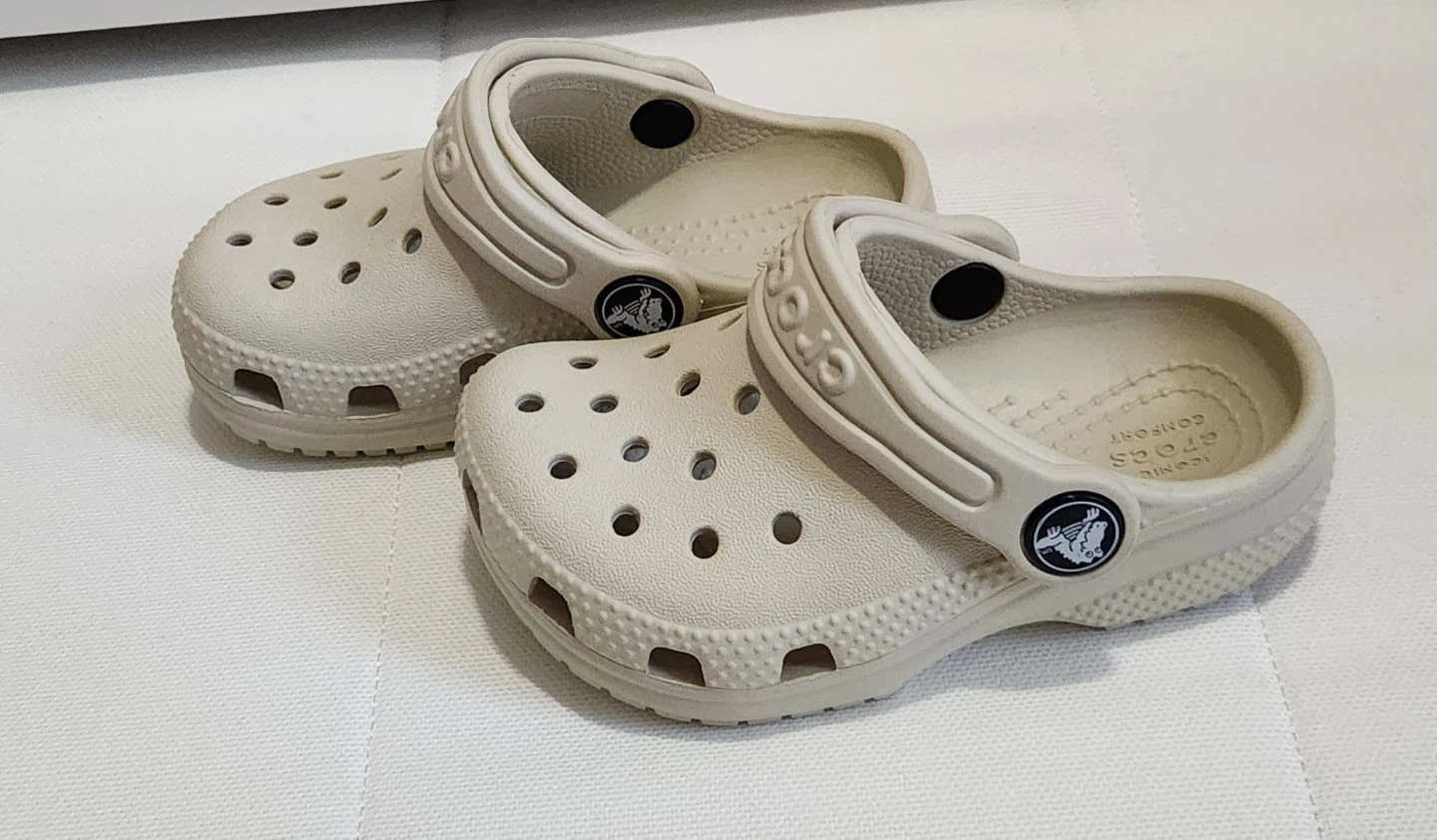 Kids Crocs Size 6