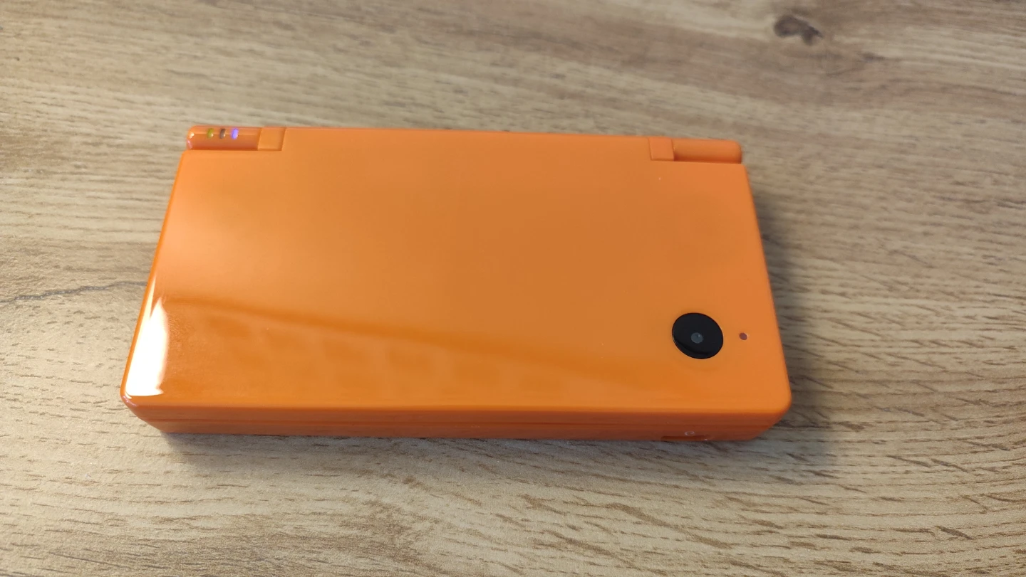 Nintendo DSi Orange - photo 3