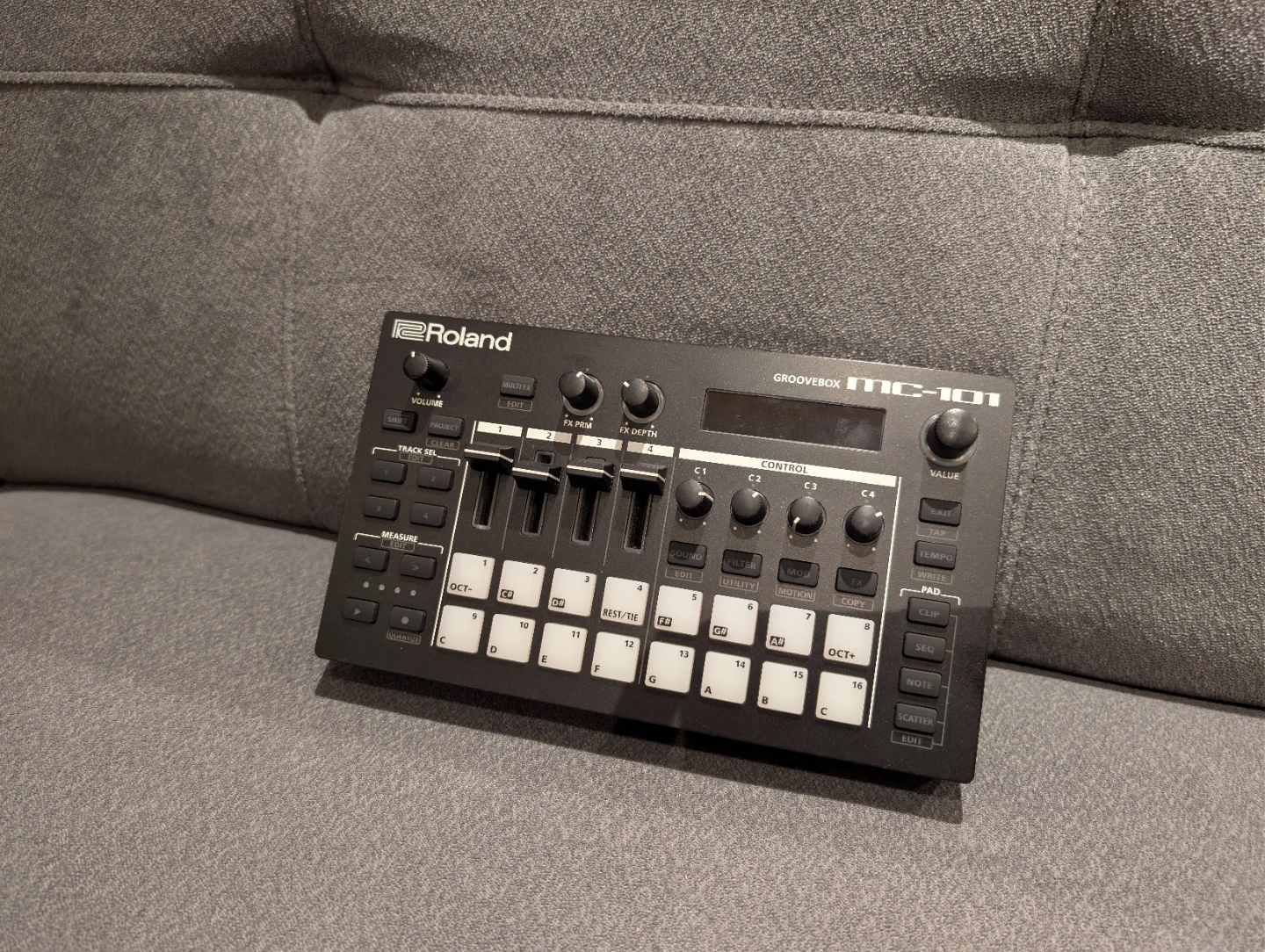 Roland Groovebox MC-101