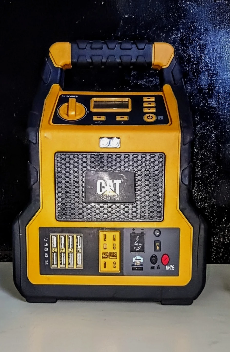 CAT CJ1000CP Jump Starter