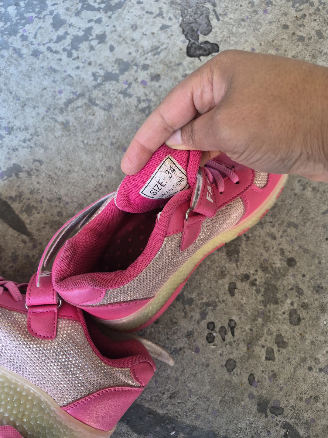 Pink Roller Shoes Size 34 - photo 2