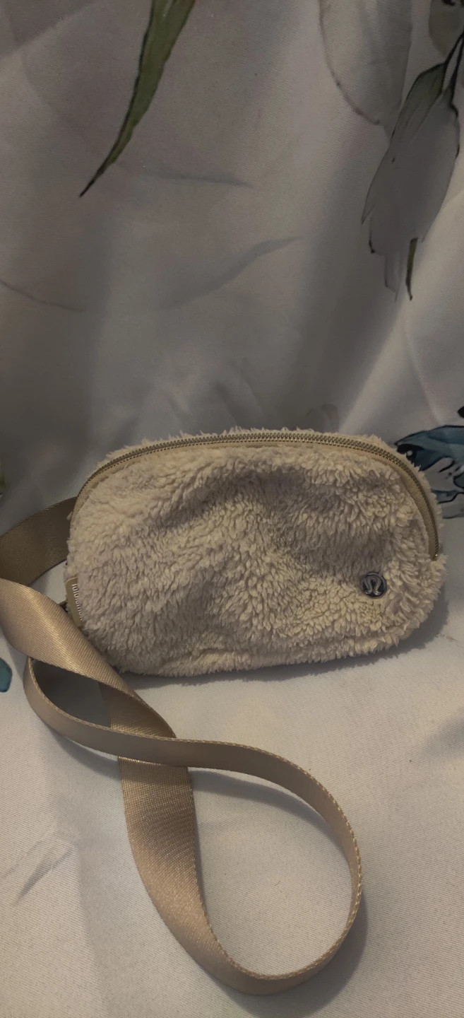 Lululemon Fleece Belt Bag Cream