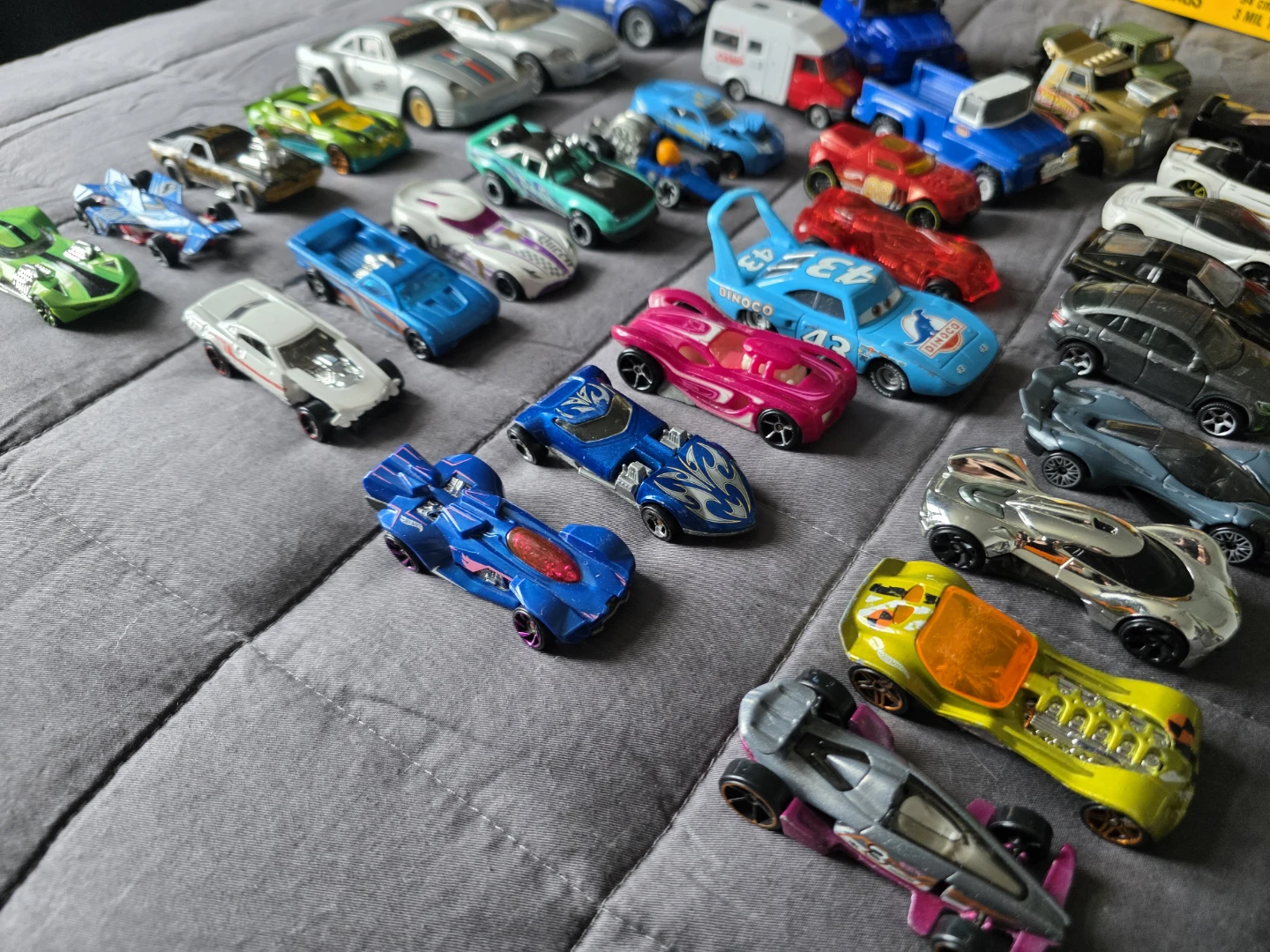 Hot wheels lot car toys ($10 for everything) - photo 3