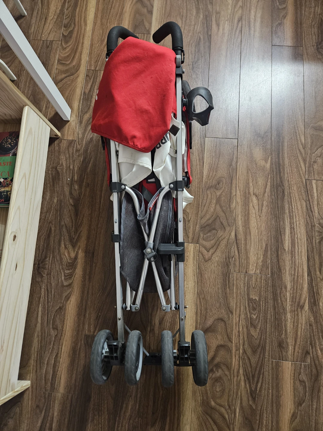 UPPAbaby LUXE Red Lightweight Stroller - photo 4