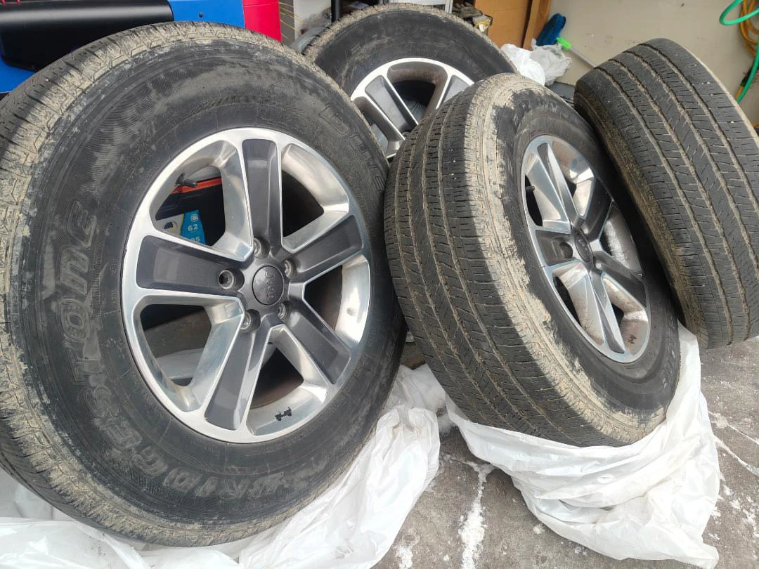 Original Jeep All Season Tires, Rims with TPMS Sensors - photo 2