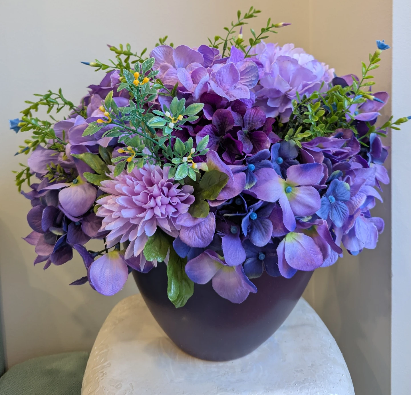 Brand New faux flowers arrang made by a prof. Business.