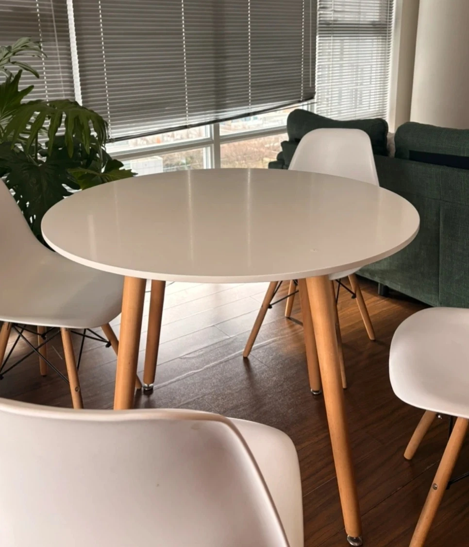 White Round Dining Table with Wooden Legs