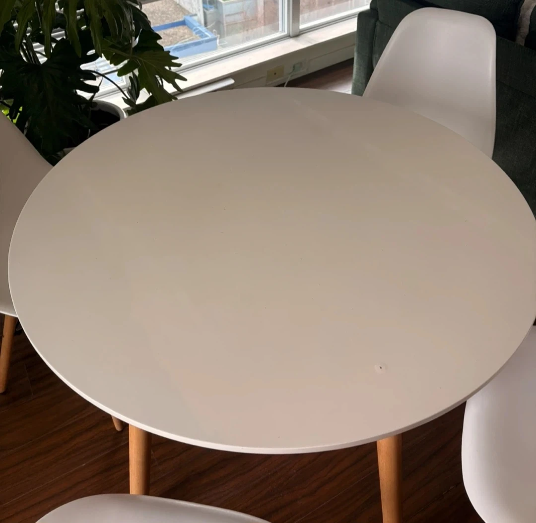 White Round Dining Table with Wooden Legs - photo 3