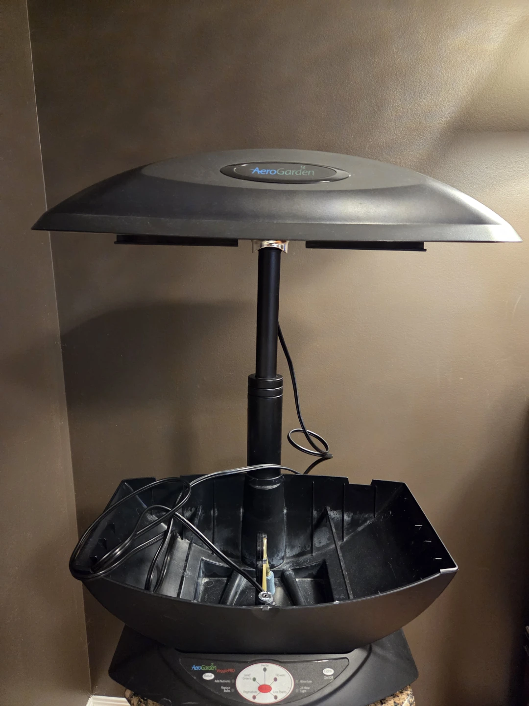 AeroGarden Elite 6+ Indoor Garden System with Quick Start Guide - photo 2