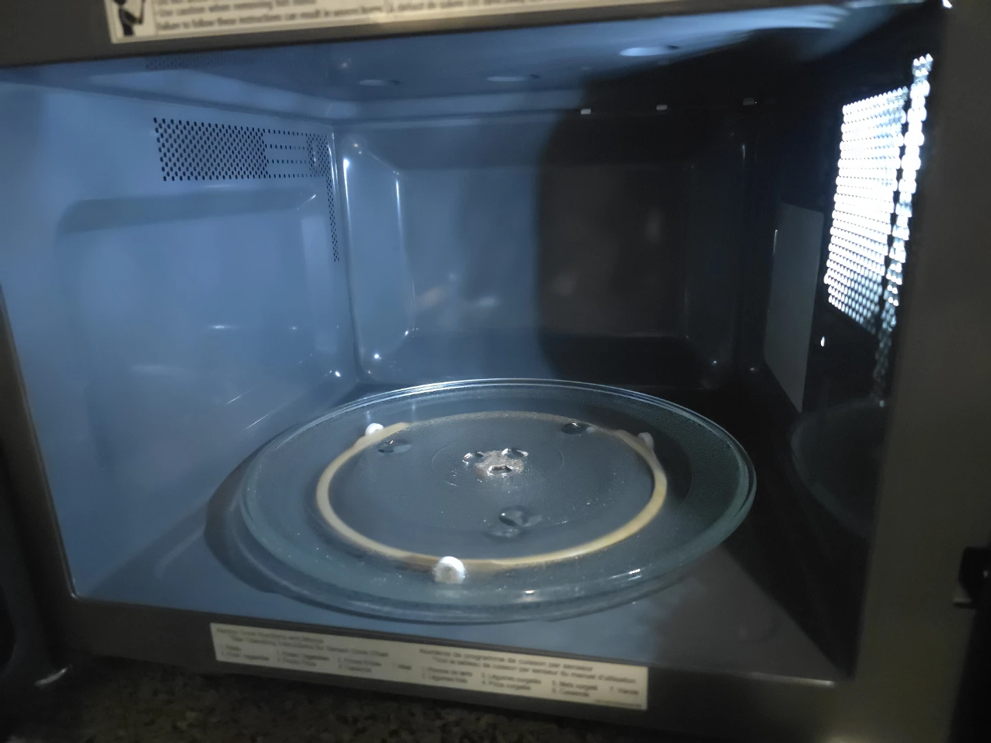 Panasonic Mid Size 1100 W 1.3 Cu Microwave - photo 5