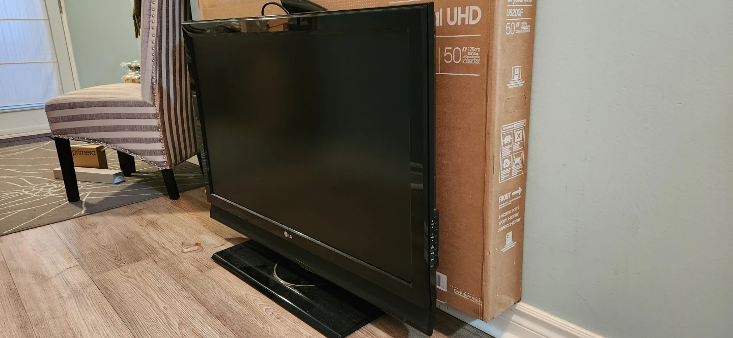 LG 45" TV